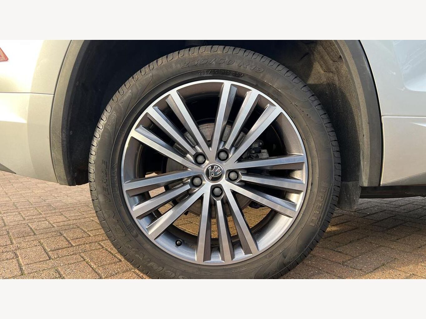 SKODA KODIAQ Diesel Estate 2.0 TDI 200 Laurin + Klement 4X4 5dr DSG [7 Seat]