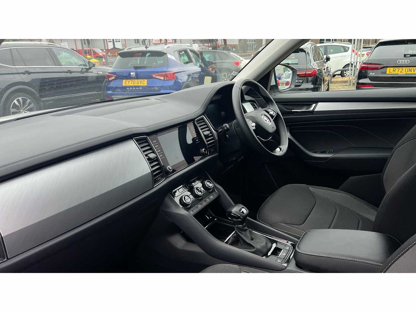 SKODA KODIAQ ŠKODA  Diesel Estate 2.0 TDI SE Drive 5dr DSG [7 Seat]