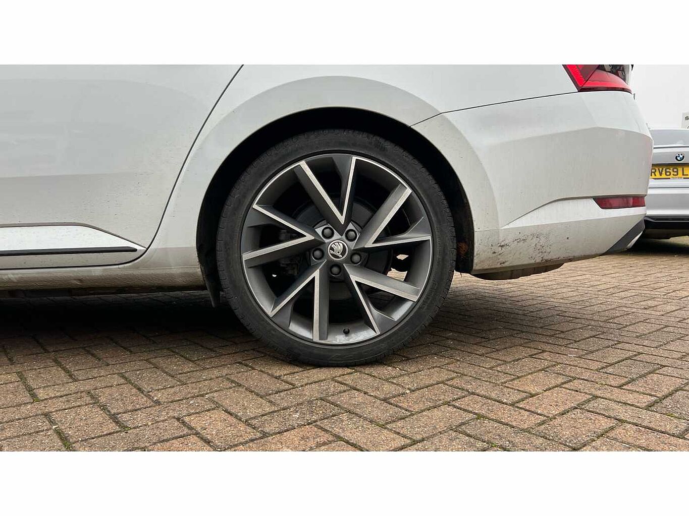 SKODA Superb 2.0 TSI (190ps) SportLine Plus DSG Hatch