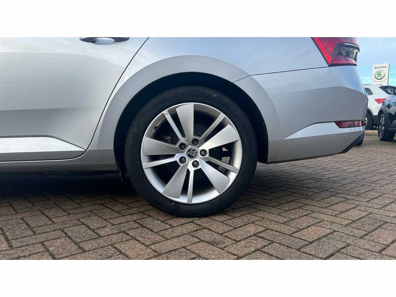 SKODA Superb 1.4 TSI (218ps) SE L iV DSG Estate