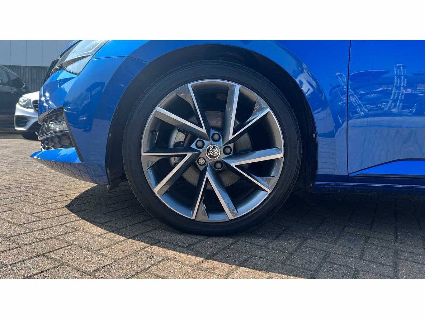 SKODA Superb 2.0 TSI (190ps) SportLine Plus DSG Hatch