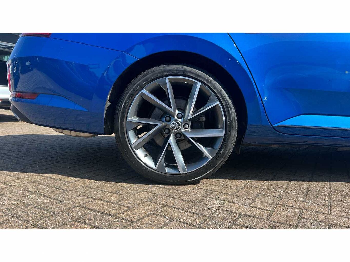 SKODA Superb 2.0 TSI (190ps) SportLine Plus DSG Hatch