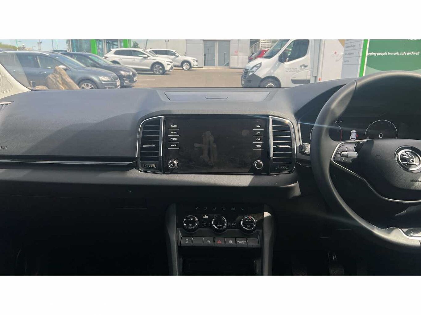 SKODA KAROQ 1.5 TSI SE L 5dr
