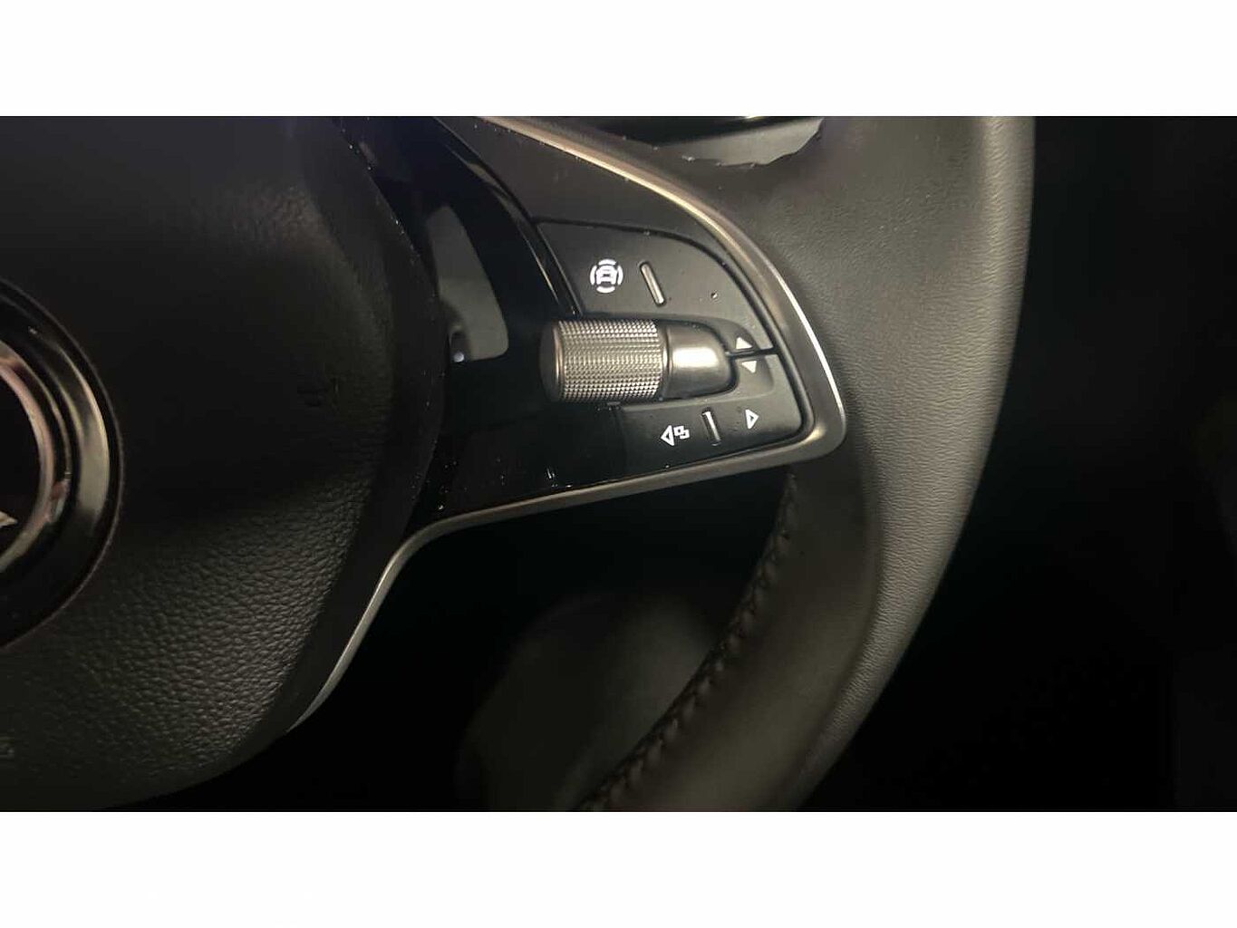 SKODA KAROQ 1.5 TSI SE L 5dr