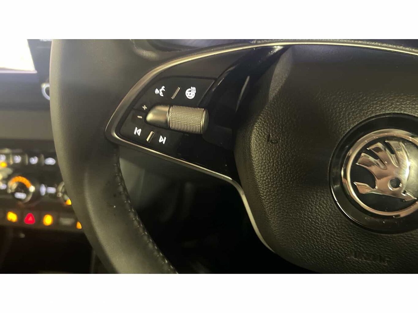 SKODA KAROQ 1.5 TSI SE L 5dr