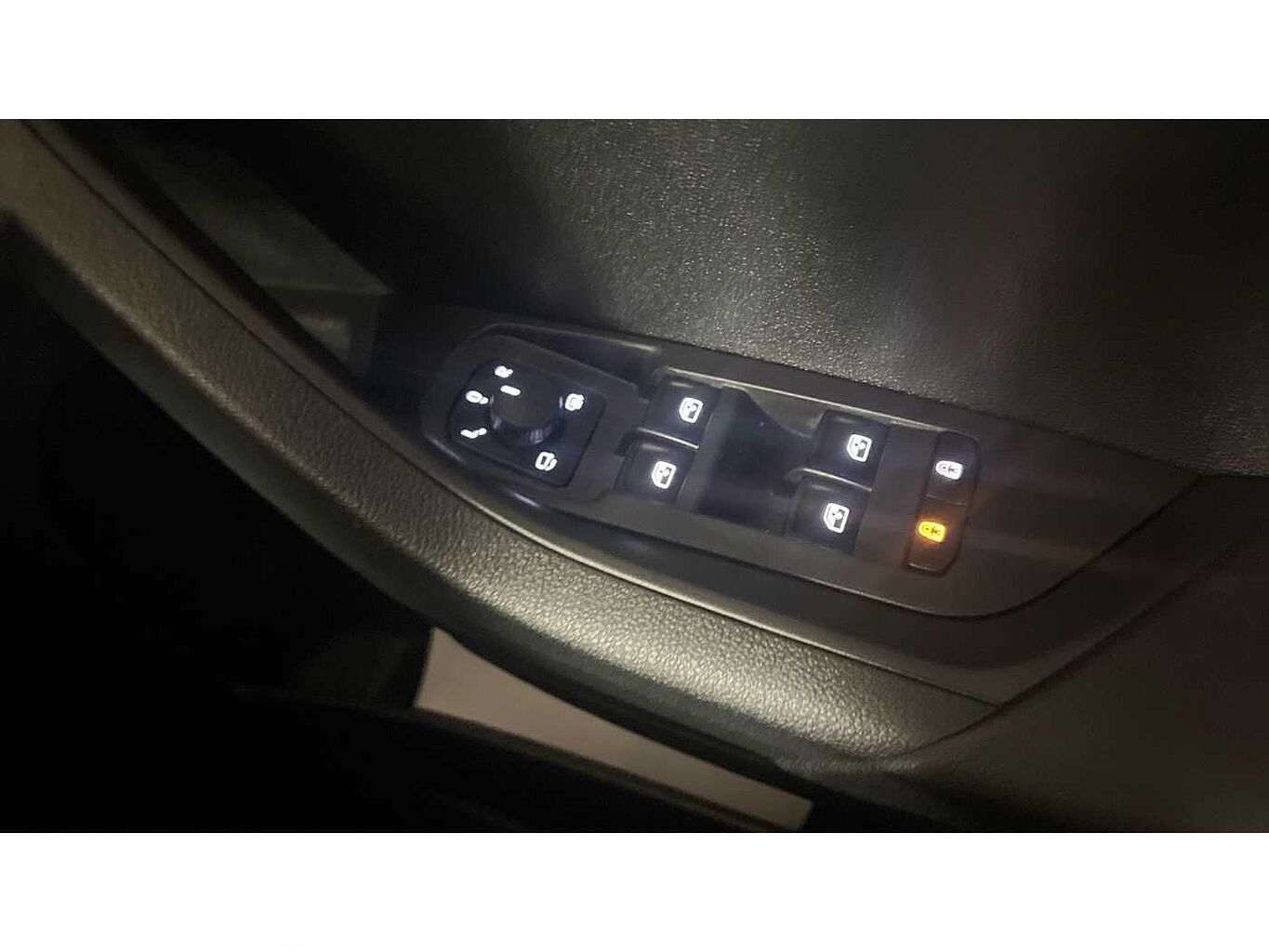 SKODA KAROQ 1.5 TSI SE L 5dr