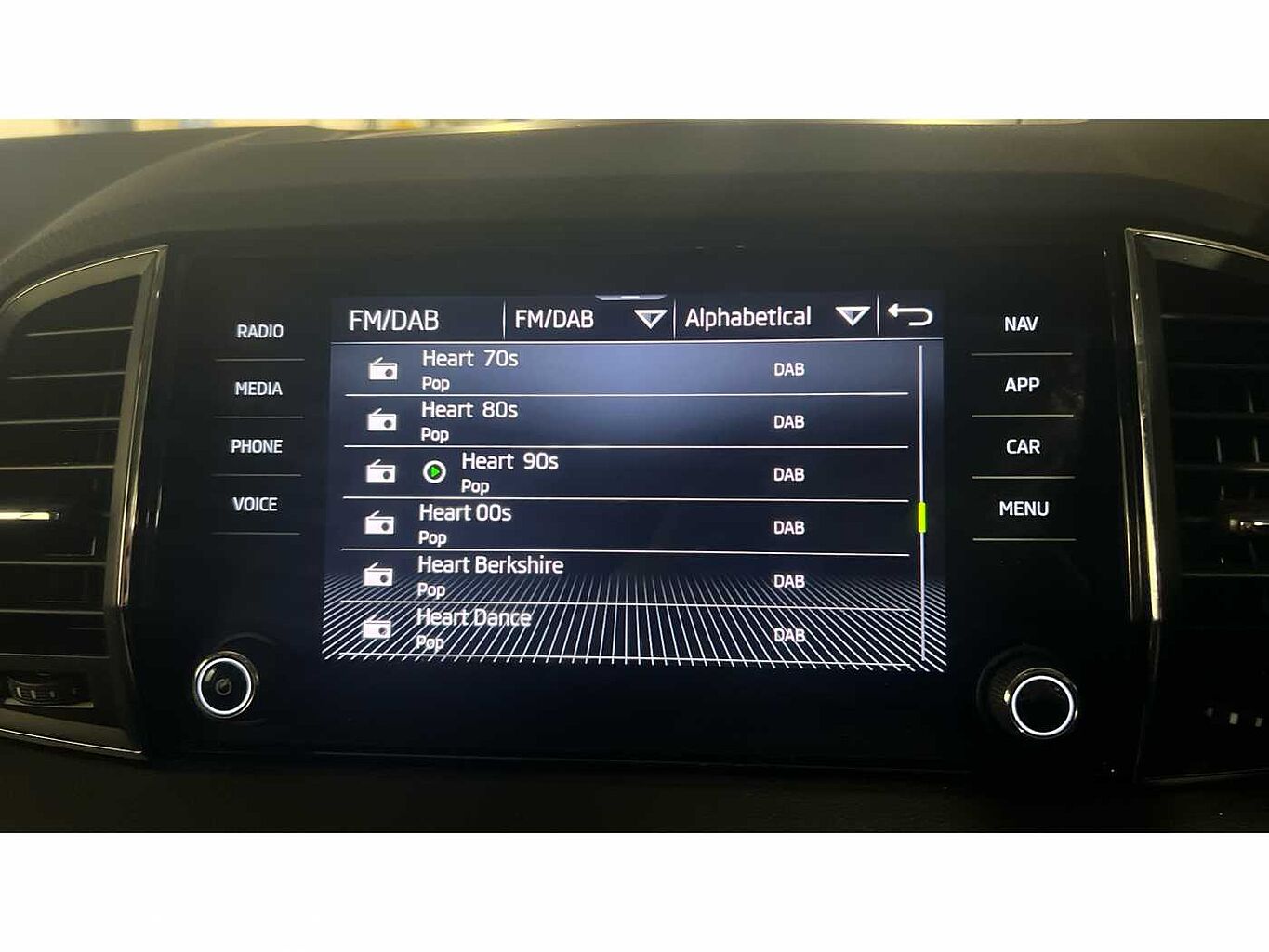 SKODA KAROQ 1.5 TSI SE L 5dr