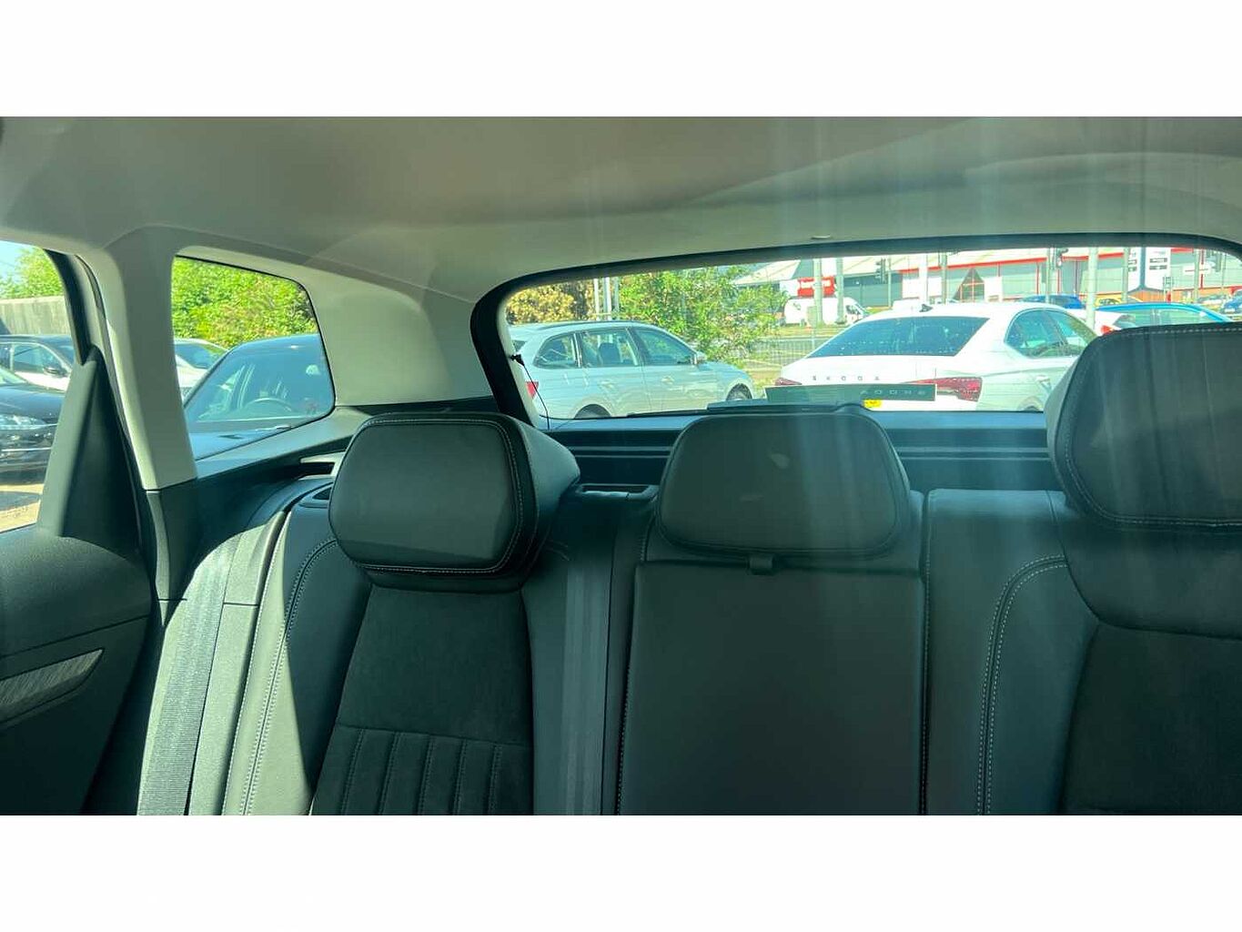 SKODA KAROQ 1.5 TSI SE L 5dr