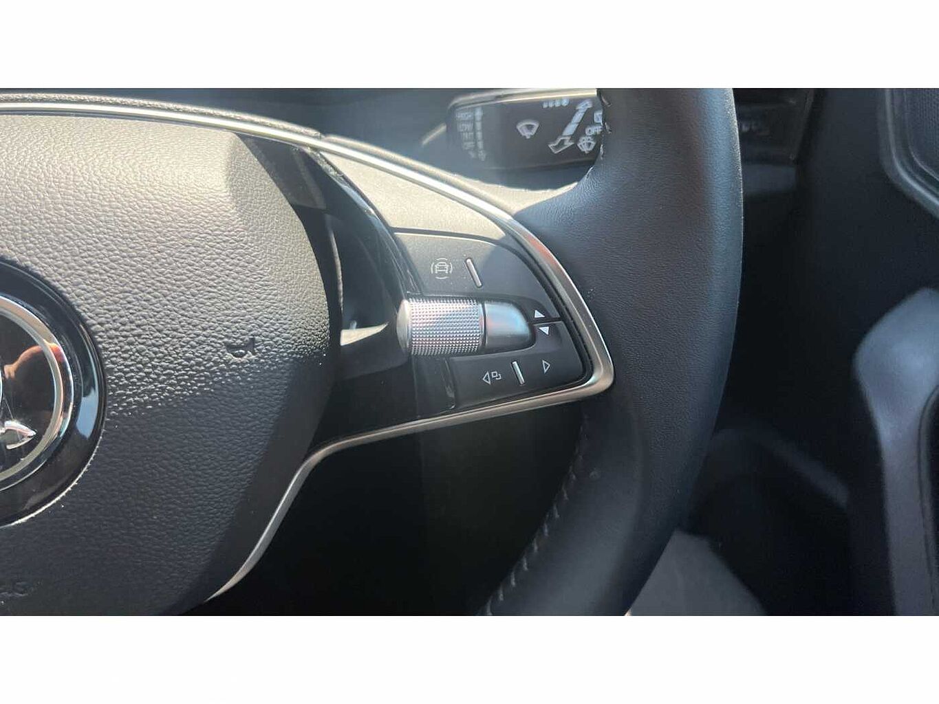 SKODA KAROQ 1.5 TSI SE L 5dr