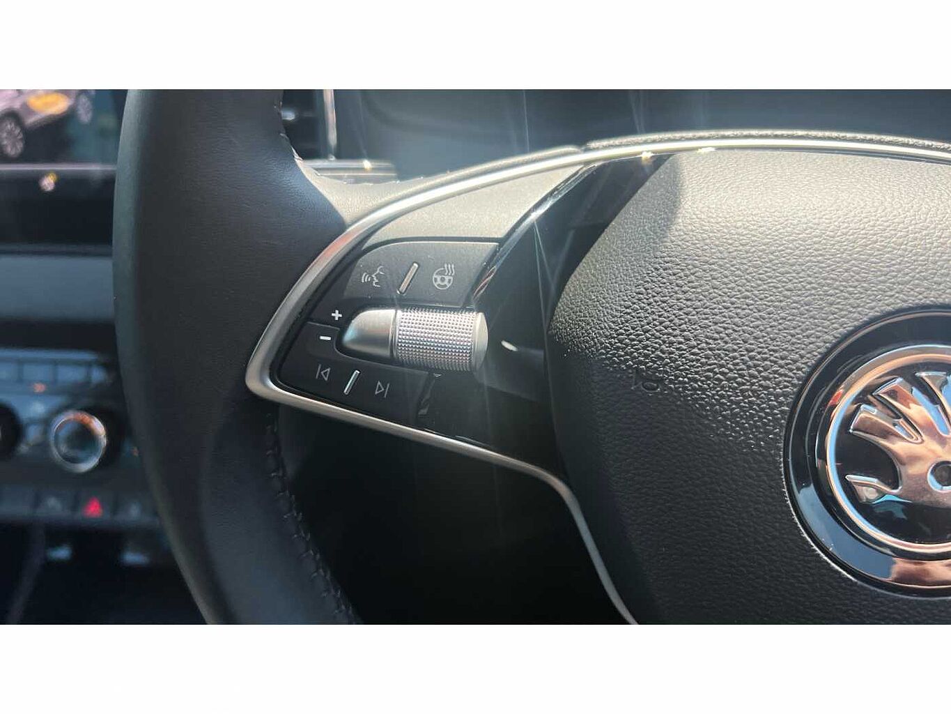 SKODA KAROQ 1.5 TSI SE L 5dr