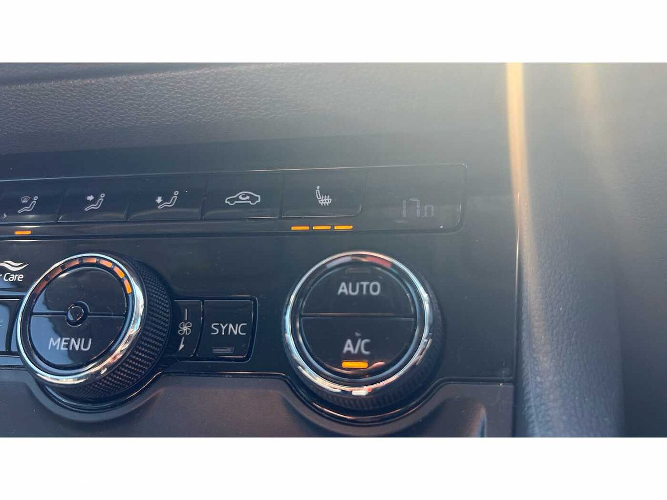 SKODA KAROQ 1.5 TSI SE L 5dr