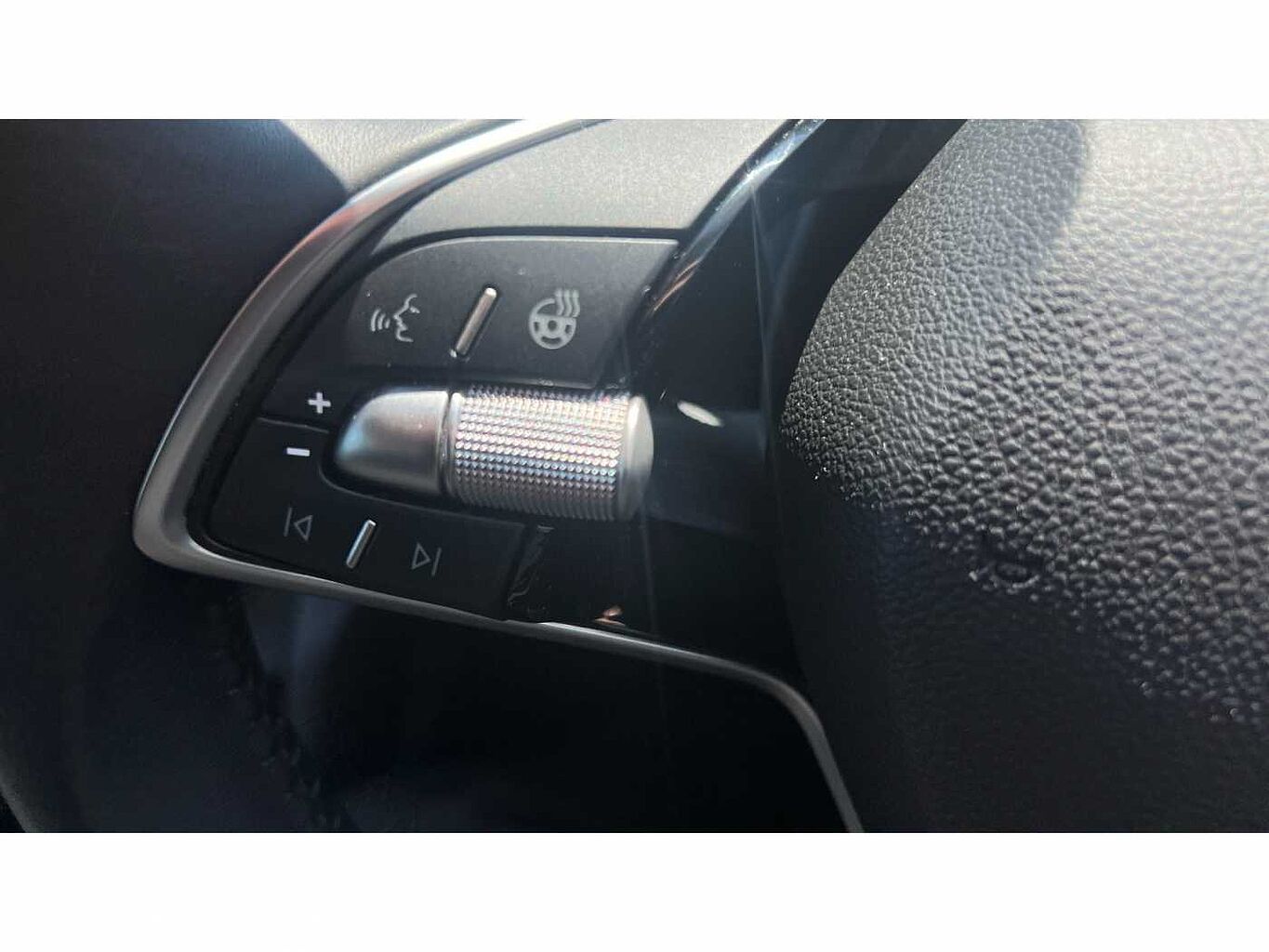 SKODA KAROQ 1.5 TSI SE L 5dr