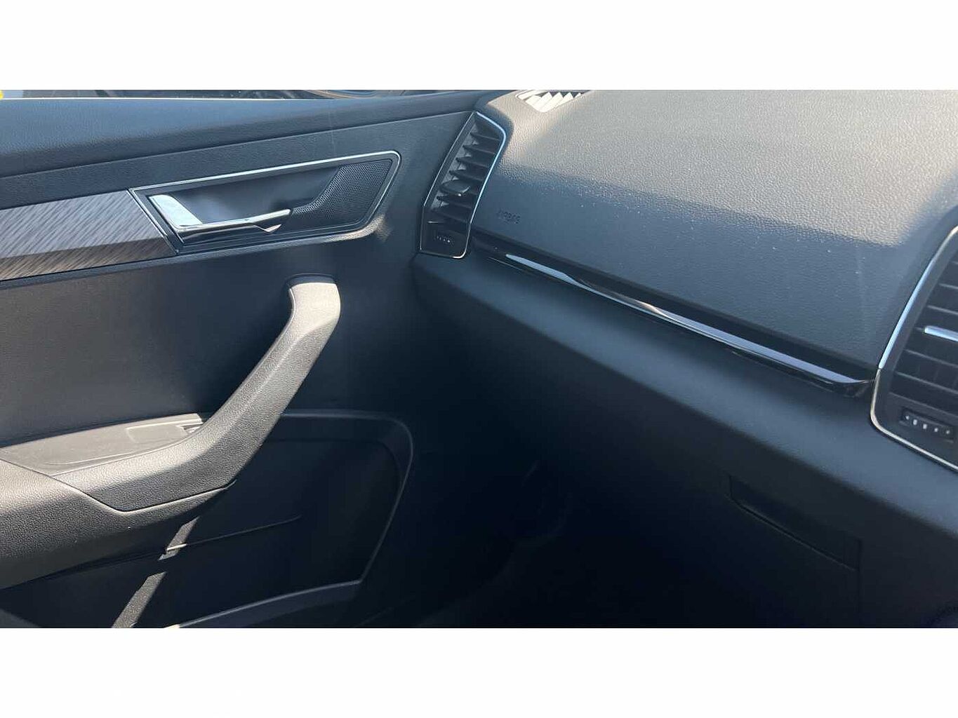 SKODA KAROQ 1.5 TSI SE L 5dr