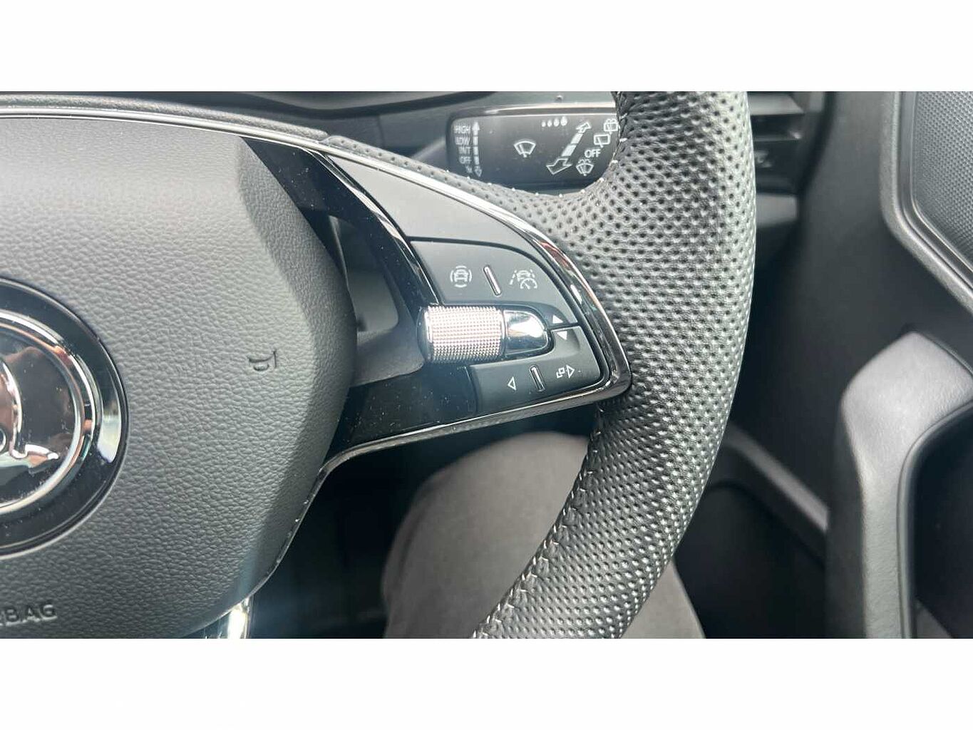 SKODA KAROQ 1.5 TSI Sportline 5dr