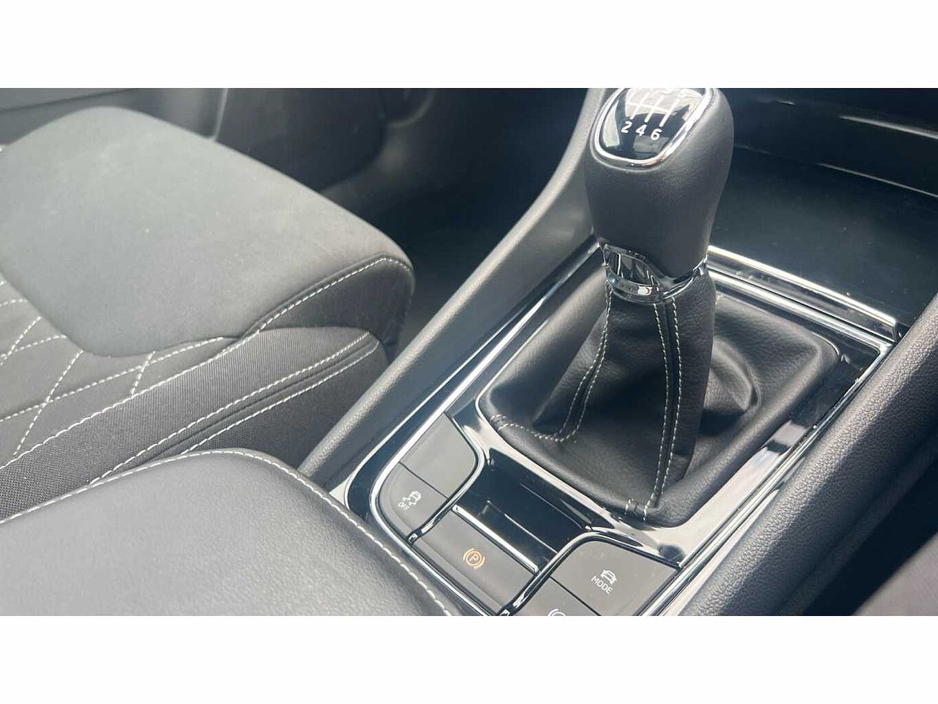 SKODA KAROQ 1.5 TSI Sportline 5dr