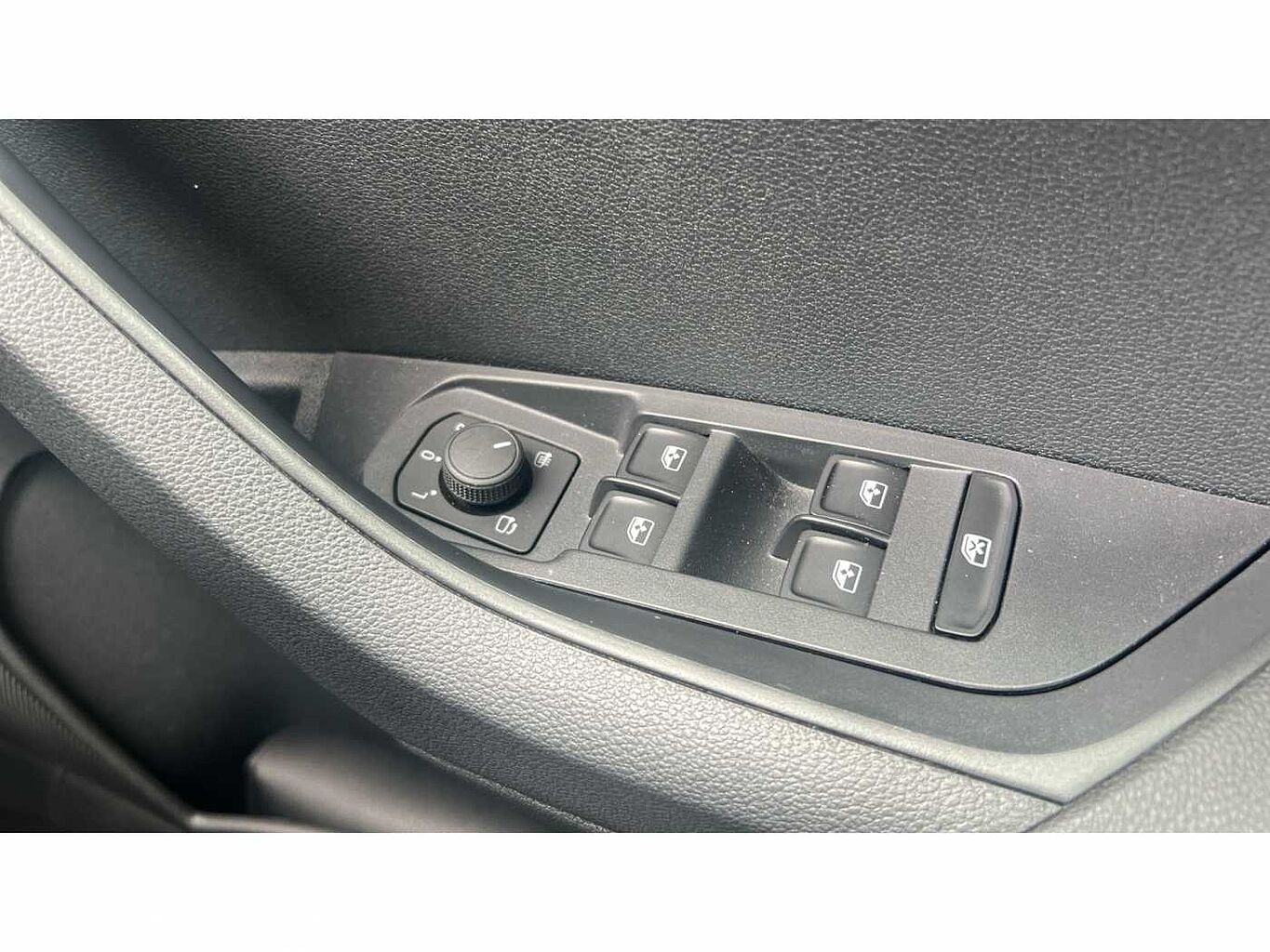 SKODA KAROQ 1.5 TSI Sportline 5dr
