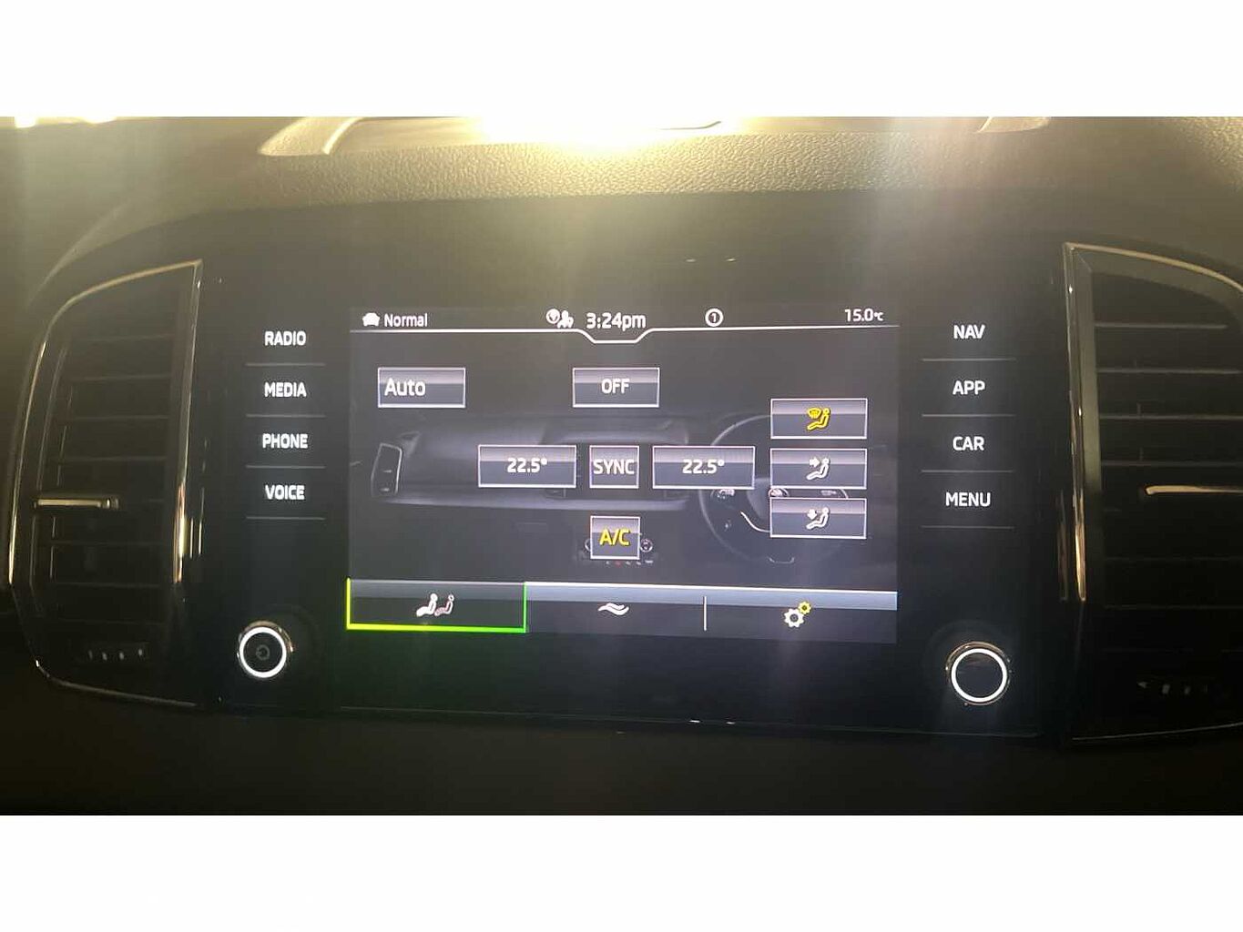 SKODA Karoq SUV 1.5 TSI (150ps) SE L ACT DSG