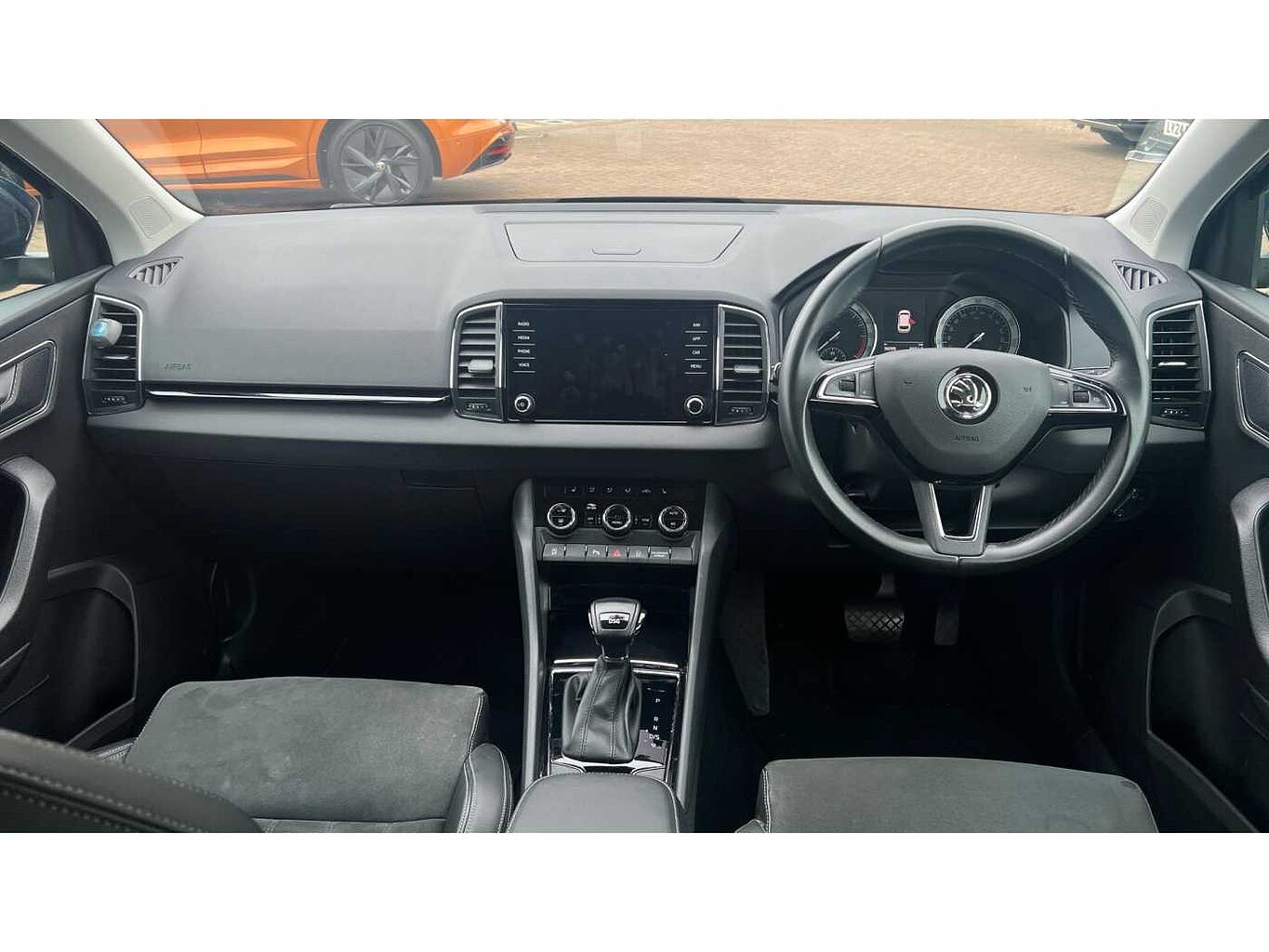 SKODA Karoq SUV 1.6TDI (115ps) SE L SCR DSG