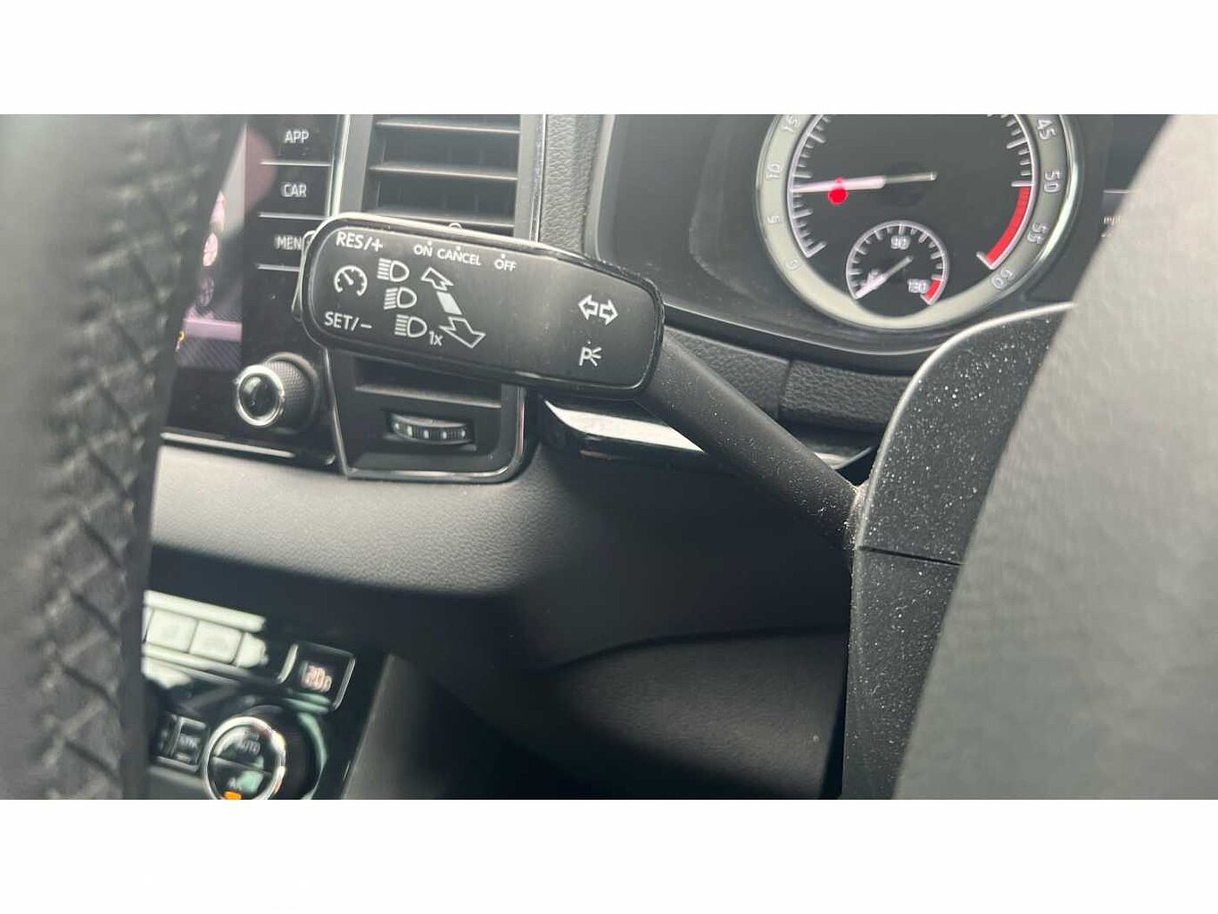 SKODA Karoq SUV 1.6TDI (115ps) SE L SCR DSG